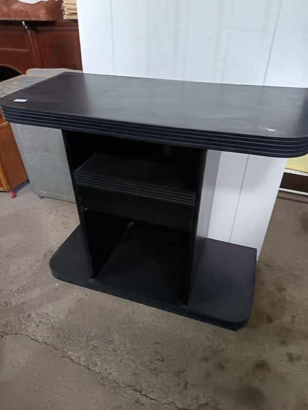 Rack de TV Negro con Estantes y Cajón