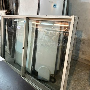 Lote siguiente: Ventana de Aluminio con Marco Blanco