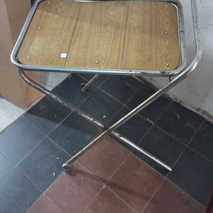 Lote siguiente: Mesa plegable