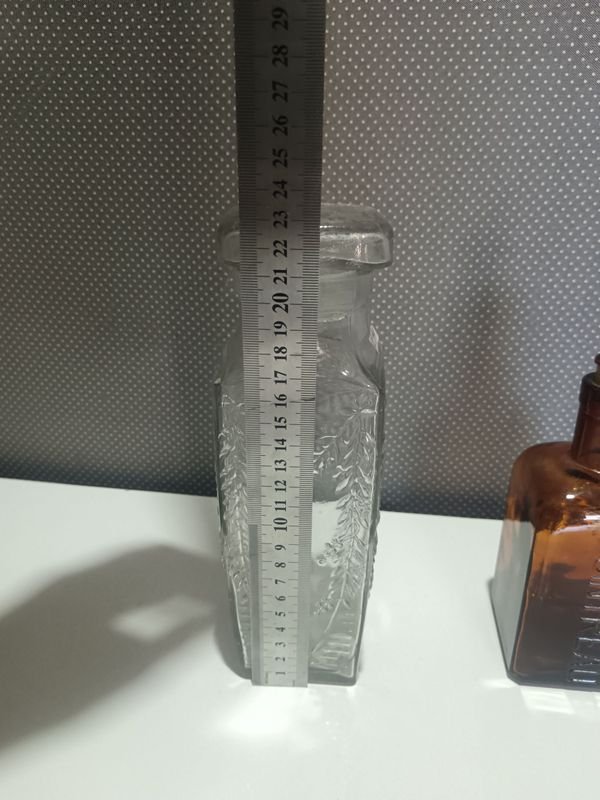 Dos frascos de licor para coleccionistas - imagen 2