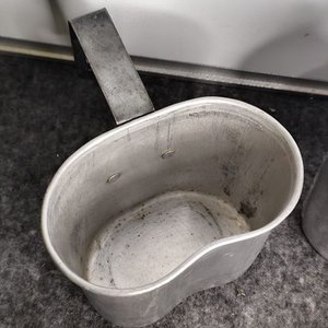 Cantimplora de Aluminio con Soporte Metálico - imagen 4