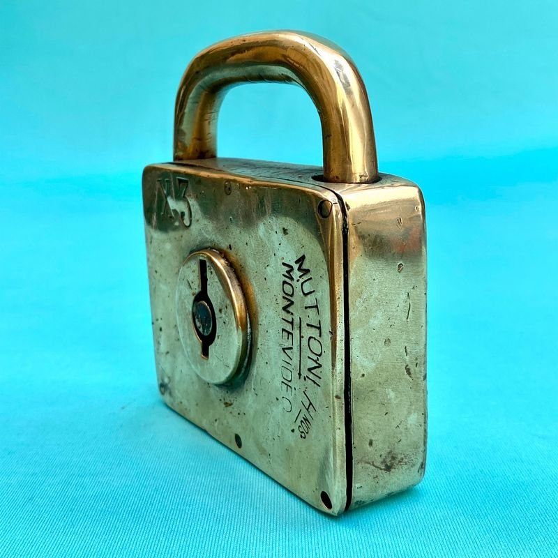 Antiguo candado de la famosa casa Muttoni Hnos - Un artículo valioso para coleccionistas - imagen 2