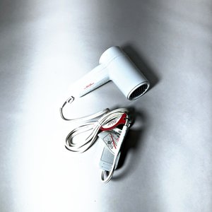 Secador de Cabello Compacto y Plancha a Vapor WEMIR con Accesorios - imagen 3