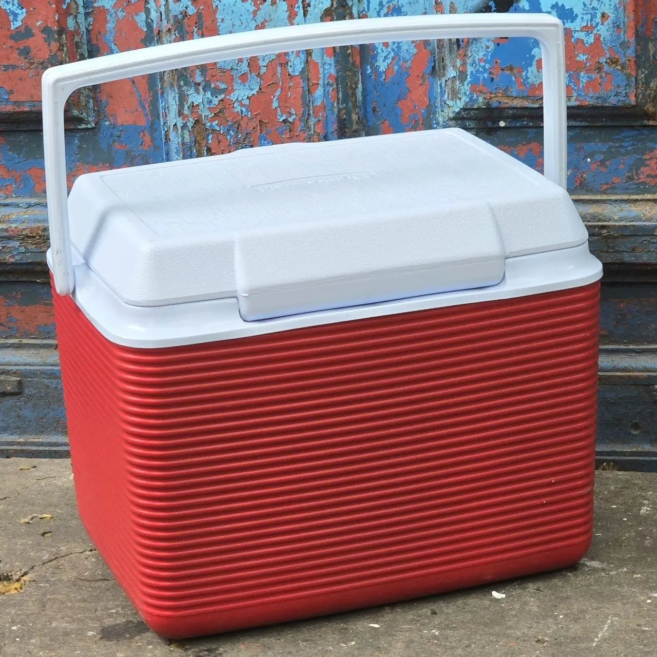 Conservadora Rubbermaid Roja y Blanca
