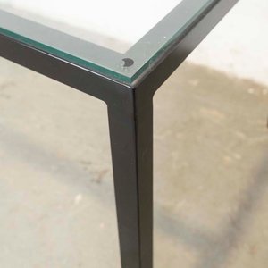 Mesa de Comedor Moderna con Base de Hierro Negro y Tapa de Vidrio - imagen 2