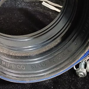 Lote de Accesorios Sanitarios: Juntas, Flejes Metálicos y Resorte de Tensión - imagen 3