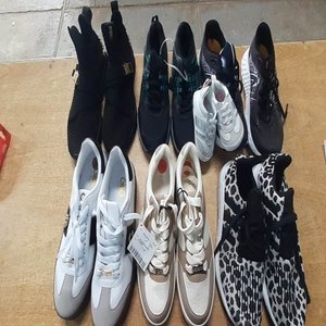 Lote anterior: Pares de Zapatillas Deportivas Variadas