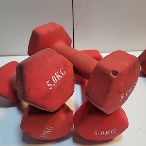 Set de 6 Mancuernas Rojas de 5 kg - imagen 5