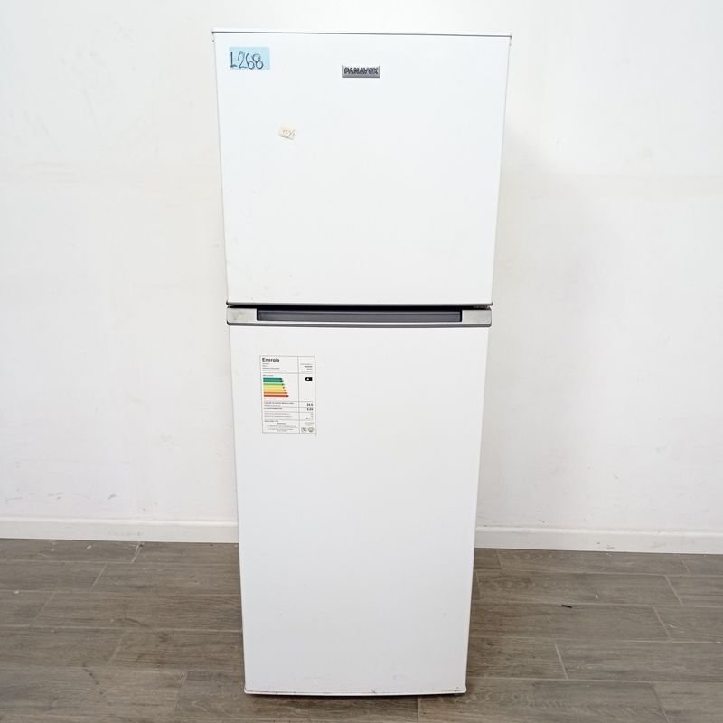 Heladera con freezer marca Panavox en buen estado