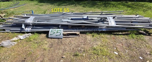 Lote de Tubos Metálicos Galvanizados para Construcción