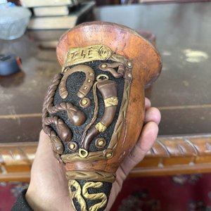 Mate y Posa Mate de Madera con Motivos Criollos y Gauchos - imagen 2