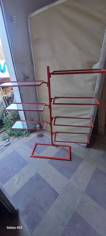 Estantería en metal con estante de vidrios - imagen 6