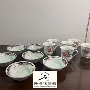 Lote siguiente: Juego de Tazas y Pocillos con Diseño Floral