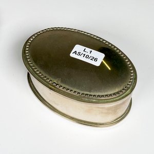 Lote de 8 piezas: Centritos de metal, salvilla inglesa, alhajero y pote - imagen 7