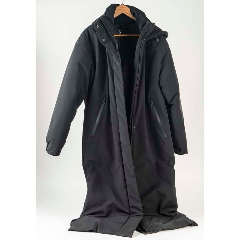 Tapado Negro Largo con Capucha Zara Talle S