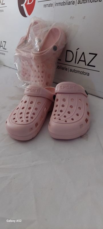Zapatillas de plástico rosa - imagen 3