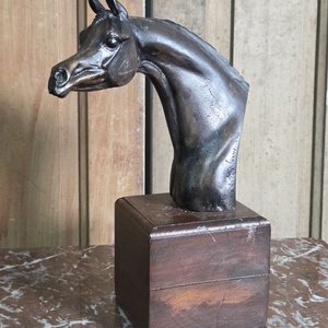 Escultura de Cabeza de Caballo Árabe Firmada - imagen 1