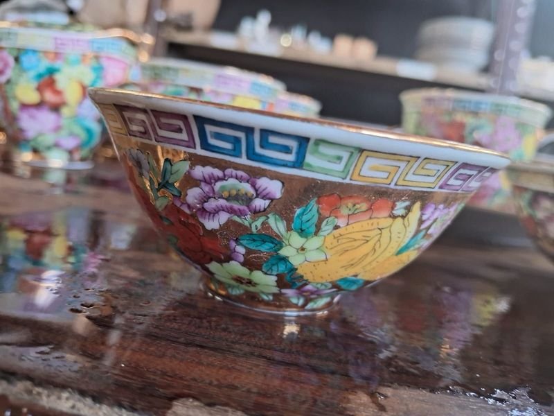 Porcelana y Cerámica Chinesa con Diseño Floral - imagen 2