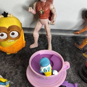 Lote de Figuras Coleccionables: Minions, Power Ranger, Donald y Pitufina - imagen 2
