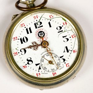Reloj de Bolsillo Caja de Metal con Esfera Dañada - imagen 3