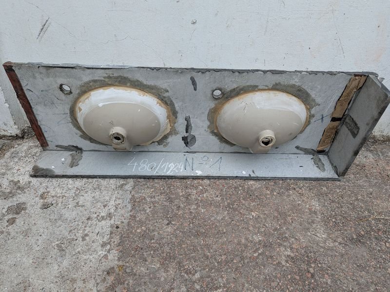 Mesada de baño en granito con doble pileta - imagen 5