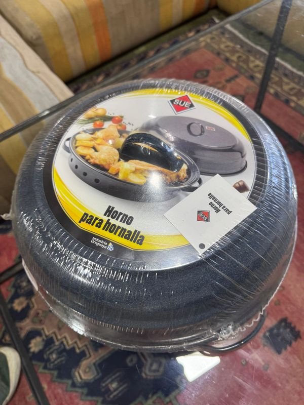 Lote siguiente: Horno para hornalla esmaltado nuevo: Aparato de cocina en excelente condición