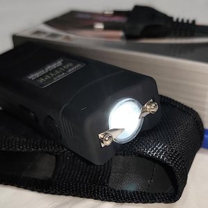 Picana Eléctrica de Autodefensa Recargable con Linterna - imagen 4