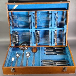 Juego de Cubiertos Hércules para 12 Personas con Piezas de Servir en Estuche Original - imagen 4