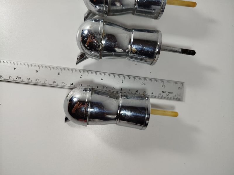 Picos de metal antiguos para servir bebidas y hacer tragos - imagen 3