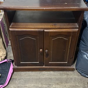 Lote anterior: Mueble Rack para TV de Madera Oscura con Puertas