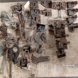 Lote siguiente: Lote de Cerraduras y Mecanismos Levanta Vidrios para Automóviles