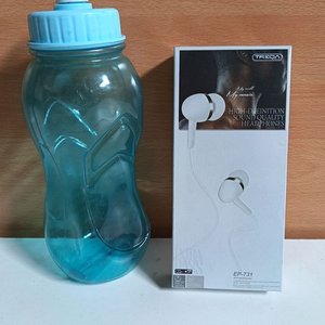 Lote siguiente: Auriculares Treca EP-731 y Botella Deportiva Azul