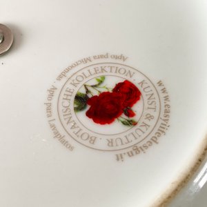 Plato de Masas Dos Niveles "Botanical Collection" con Rosas Rojas - imagen 3