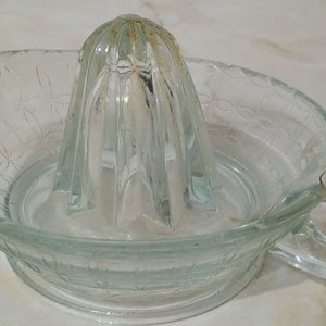 Lote anterior: Exprimidor de Cítricos Vintage de Vidrio Prensado Transparente