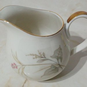 Lechera de Porcelana Fina Edelstein Bavaria Alemana con Diseño Botánico Dorado - imagen 3