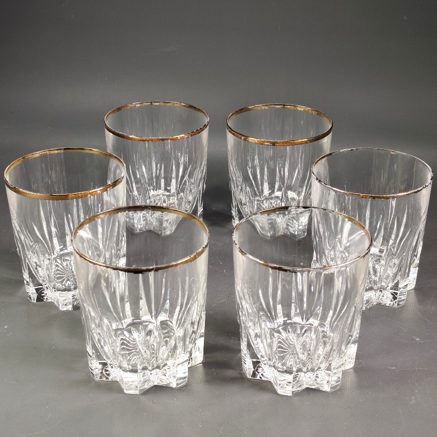 Seis Vasos de Cristal para Whisky con Borde Dorado