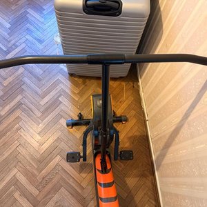 Bicicleta Fija de Ejercicio Naranja y Negra - imagen 6