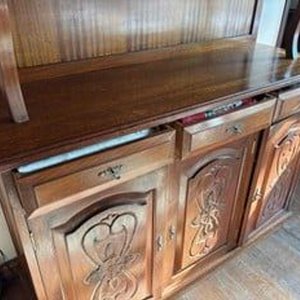 Juego de Comedor y Aparador de Cerejeira con Repujado y Vidrio - imagen 11