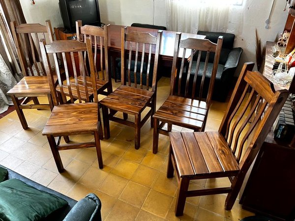 Juego de Comedor con Mesa Extensible y Seis Sillas de Madera - imagen 11