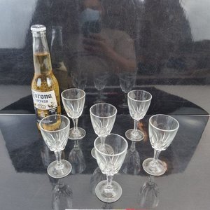 L 282 - 6 Piezas - Set de 6 atractivas copitas de licor o aperitivo, en delicado vidrio labrado con pie torneado - imagen 2