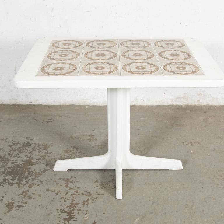 Mesa de Comedor Blanca con Pie Central y Tapa de Azulejos