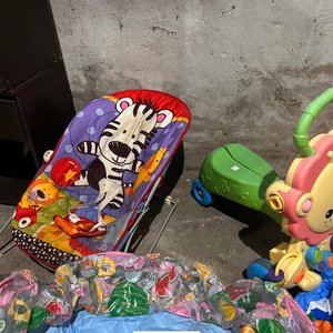 Mecedora de bebé, piscina inflable y andador/correpasillos con diseño de león - imagen 3