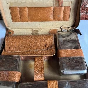 Neceser de Viaje Vintage de Cuero con Accesorios - imagen 7