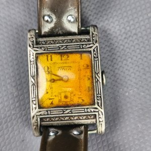 Reloj Suizo Titan Automático Rectangular con Malla de Goma - imagen 3