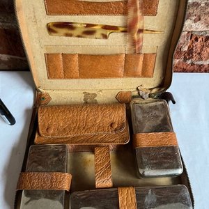 Neceser de Viaje Vintage de Cuero con Accesorios - imagen 2