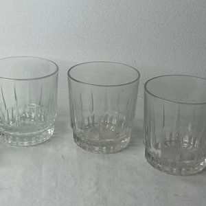 Juego de 4 Vasos Bajos para Whisky de Vidrio Prensado - imagen 6