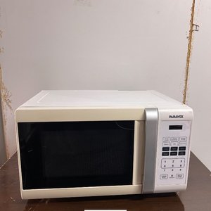 Lote siguiente: Microondas Panavox Blanco con Panel Digital