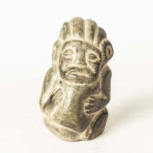 Lote siguiente: Figura Precolombina de Piedra Verde - 13 cm