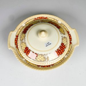 Guisera de loza inglesa borde decorado con tapa - imagen 3