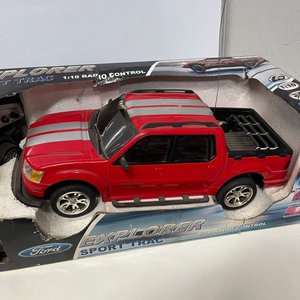 Camioneta a Radio Control Ford Explorer Sport Trac 1:10 - imagen 6